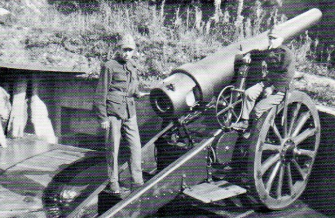 Canon de 15 cm 1877 avec servants